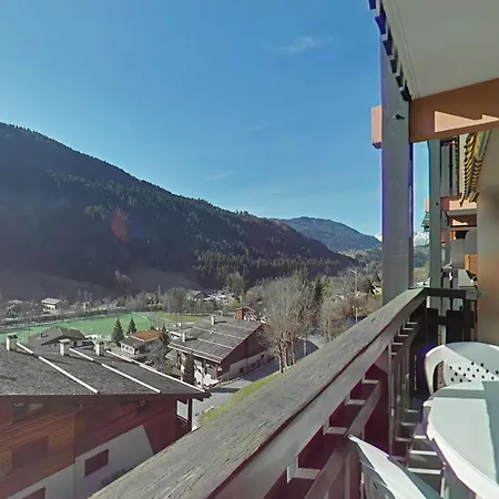 아파트 Confortable Avec Parking Au Grand Bornand - Fr-1-241-132